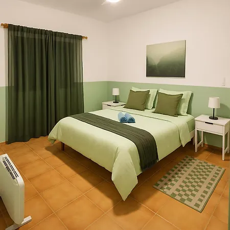 Algarve Dona Ana 88 לאגוּ‏ש